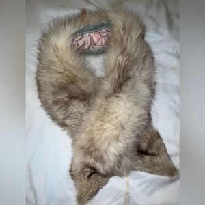 Elegant fur collar , (picture as reference )